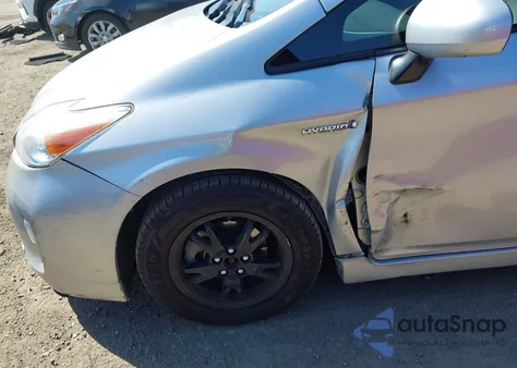 2013 Toyota Prius Three из США, поврежденный, VIN JTDKN3DU7D1632244